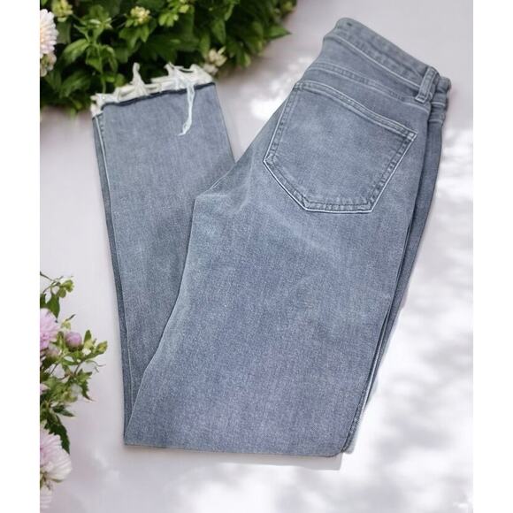 Women's Gap Vintage Slim Sky High Gray Jeans Sz 24 00 Frayed Hem 26" Inseam - Picture 2 of 7